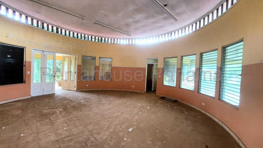 Splendid Family House - Casa en Milla 8